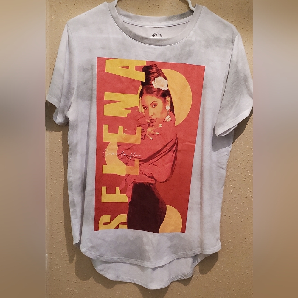 Selena Tee T-Shirt Juniors Size X-Large "Como La Flor" Marbled Dye EUC